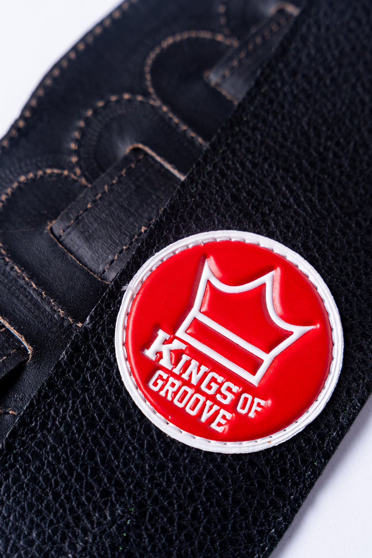 Strap Clásico negro logo rojo