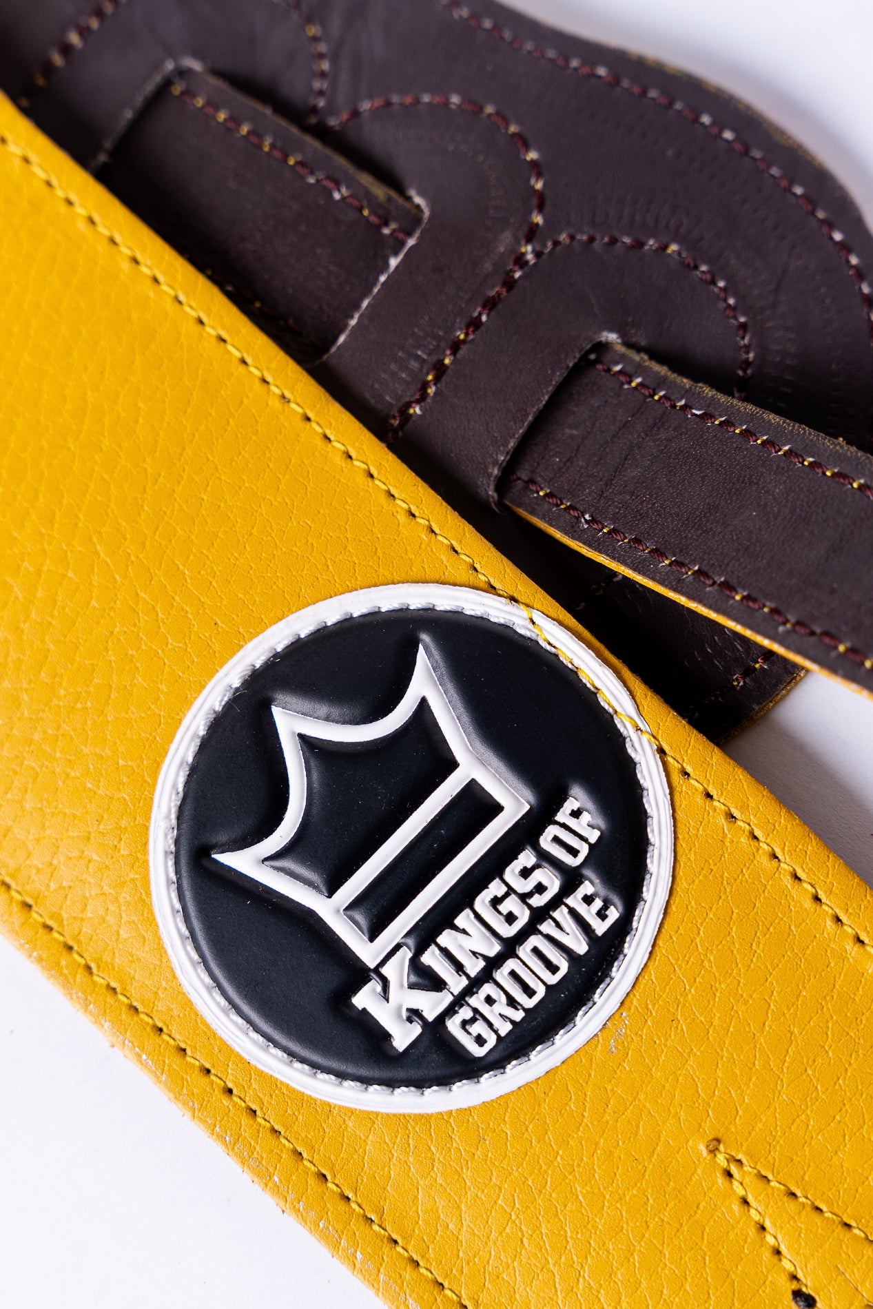 Strap Clasico Amarillo logo negro